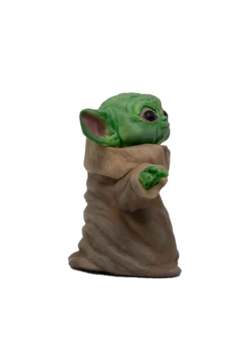 Фигура на Бейби Йода в класическа роба – страничен изглед